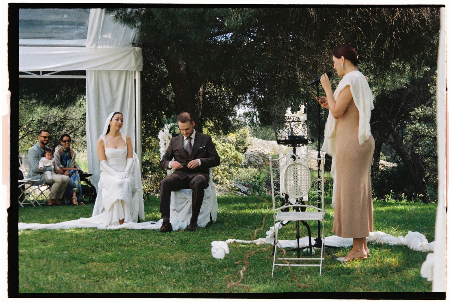 Ceremonia al aire libre en el jardín